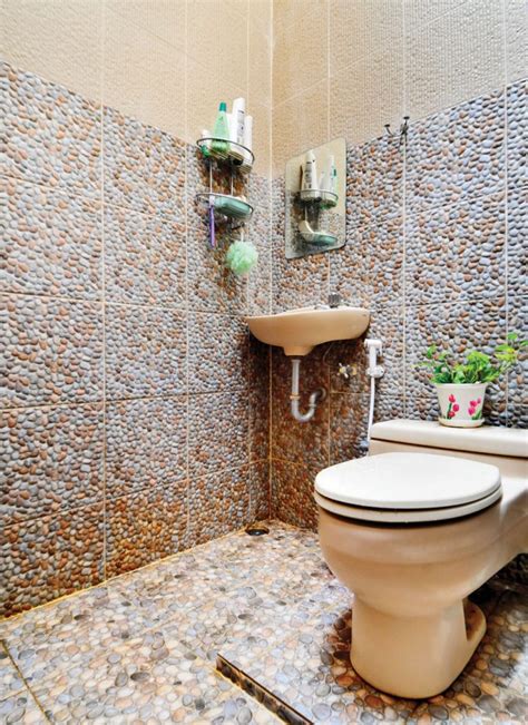contoh desain kamar mandi batu alam renovasi rumahnet