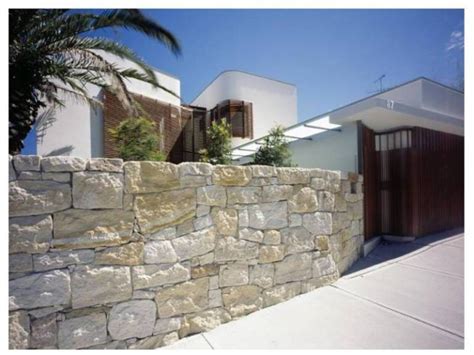 pagar batu alam minimalis inspirasi desain rumah